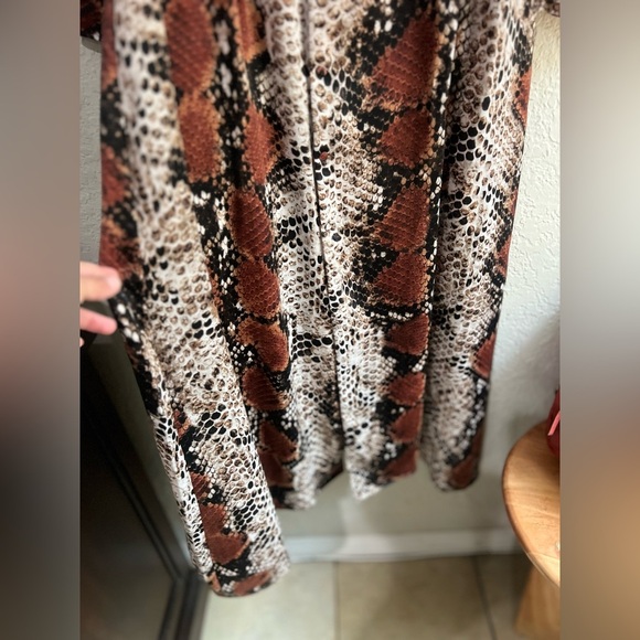 Mango Snake Print Long Sleeve V Neck Button Front Maxi Dress 4 size Small - Picture 14 of 14
